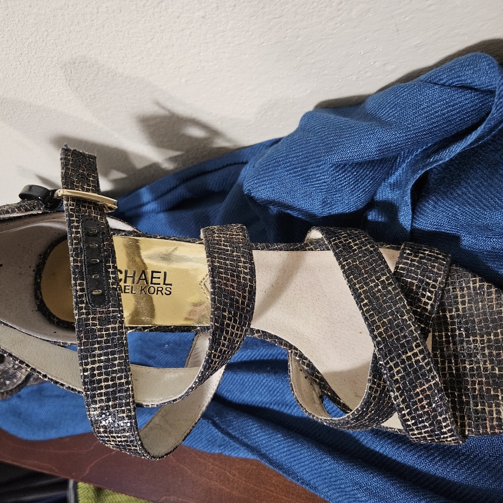 Heels - Picture 2 of 4